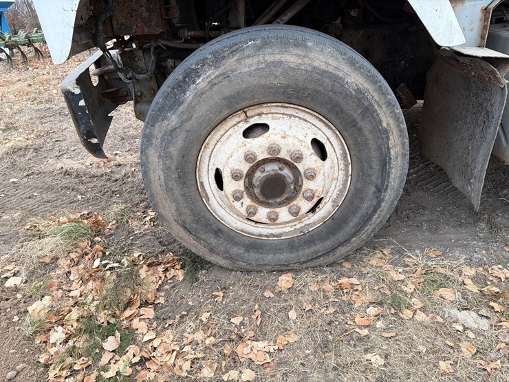 1979-international-f227-image-9