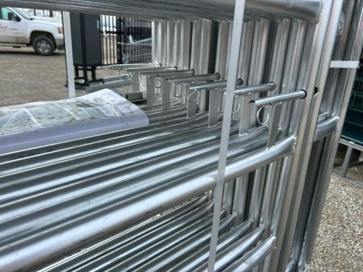 qty-of-(14)-10-ft-powder-coated-corral-panels-gate-image-13