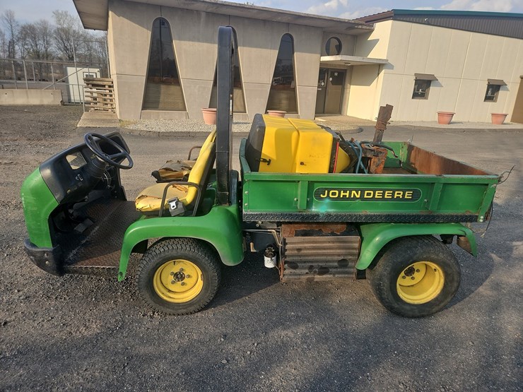 john-deere-progator-2030-image-2
