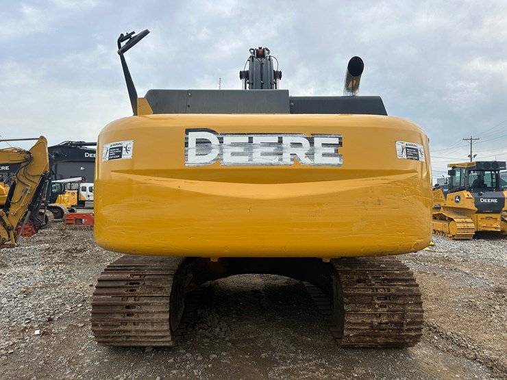 2013-deere-350g-lc-image-4