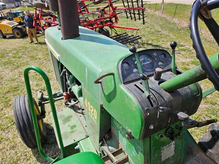 john-deere-4020-image-34