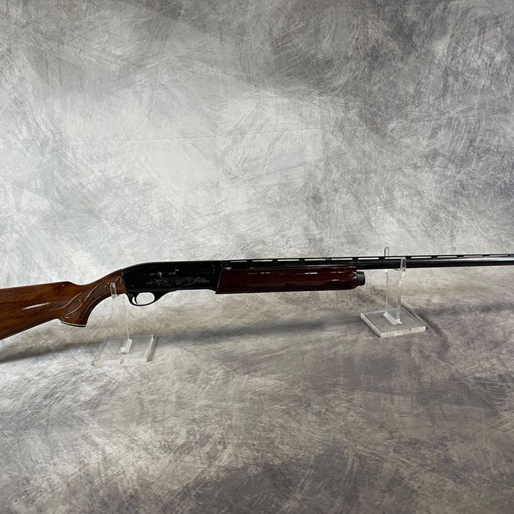 #4098 • Remington Model 1100, 12 Ga. Semi-Auto Shotgun, SN: N041125V, (Neenah, WI)