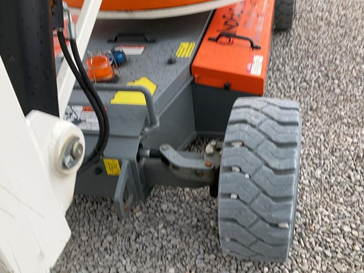 #309-•-2019-snorkel-38'-articulating-lift-image-17