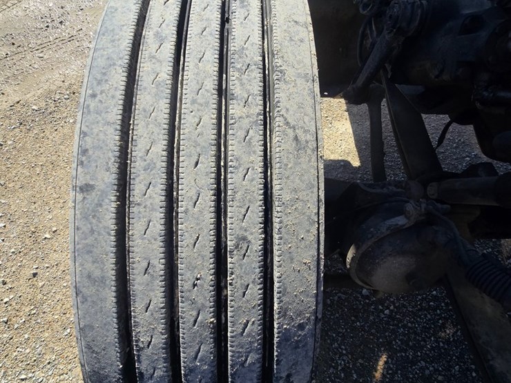 2005-peterbilt-379-image-42