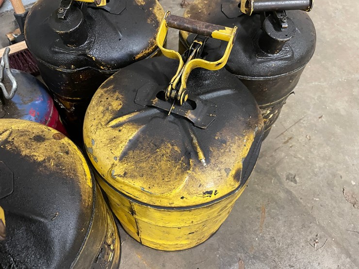 #2578-•-metal-fuel-cans-(columbia-heights,-mn)-image-6