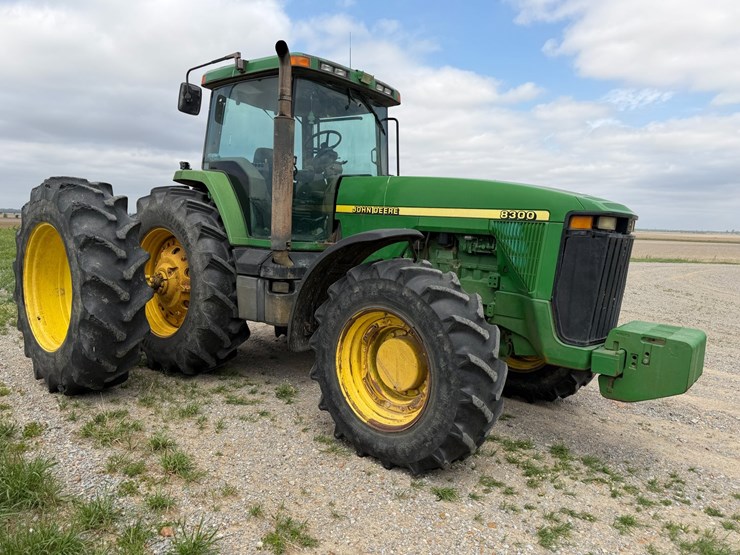 1998-john-deere-8300-image-2