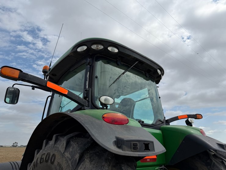 2012-john-deere-8285r-image-26