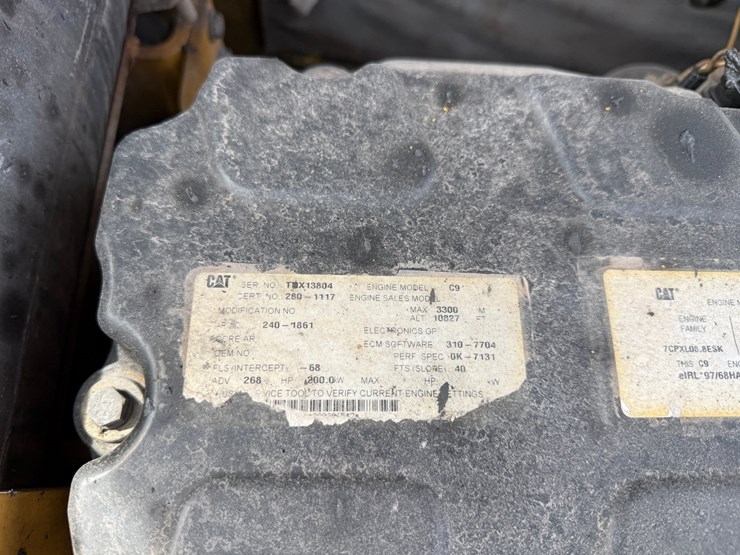 caterpillar-330d-image-92