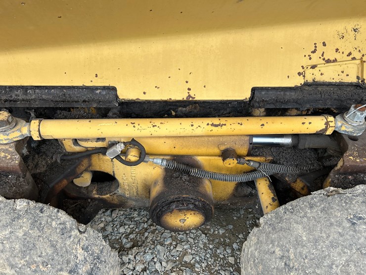 caterpillar-ap-1000e-image-17