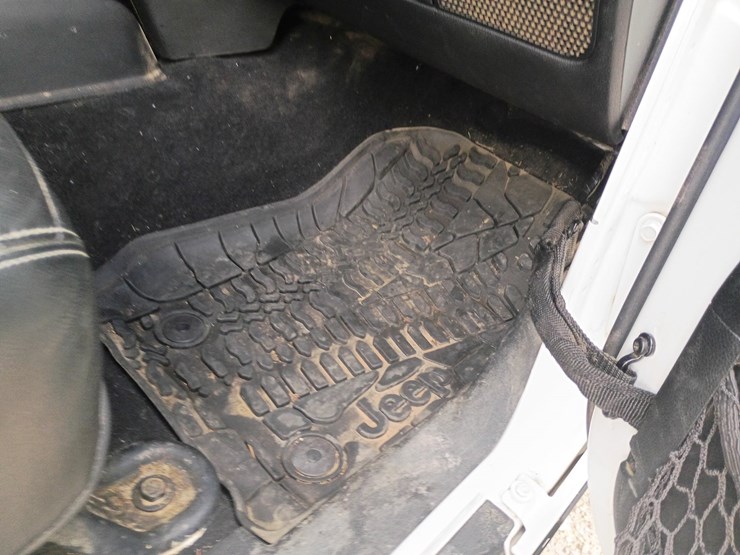 2015-jeep-wrangler-image-37