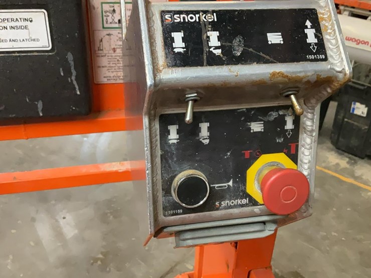 #403-•-2017-snorkel-26'-scissor-lift-image-21