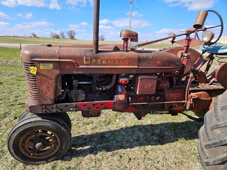 #526-•-farmall-h-tractor-image-9