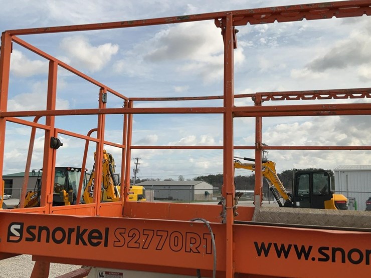 #400-•-2017-snorkel-4wd-rough-terrain-27'-scissor-lift-image-26