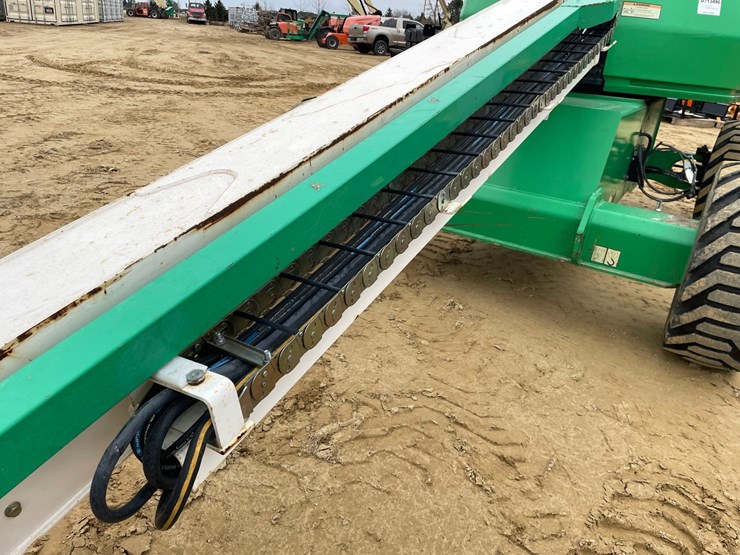 2016-jlg-400s-image-33