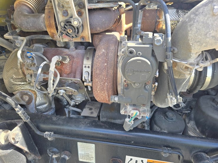 2017-peterbilt-579-image-36