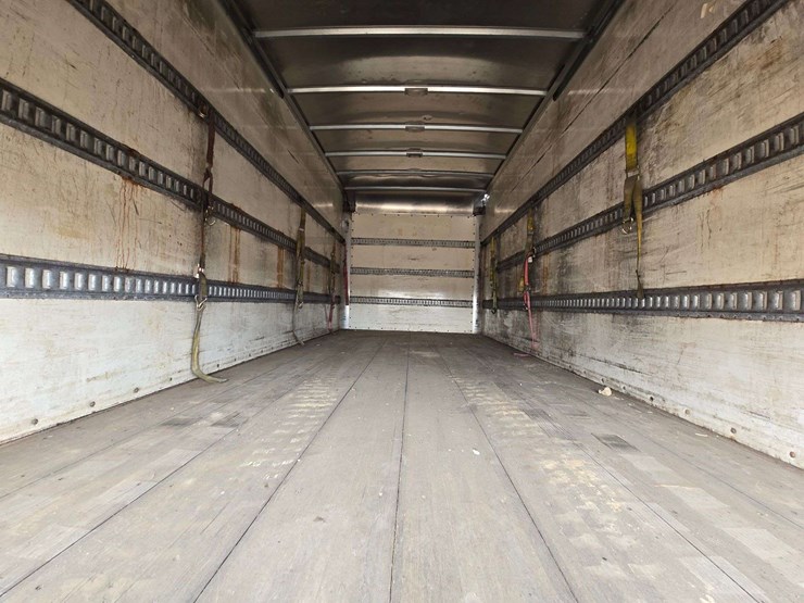 2019-hino-195-image-10