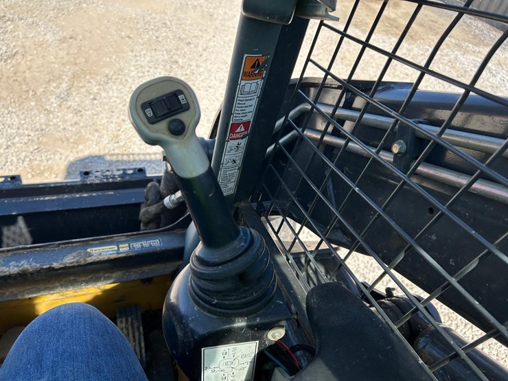 new-holland-c232-image-24