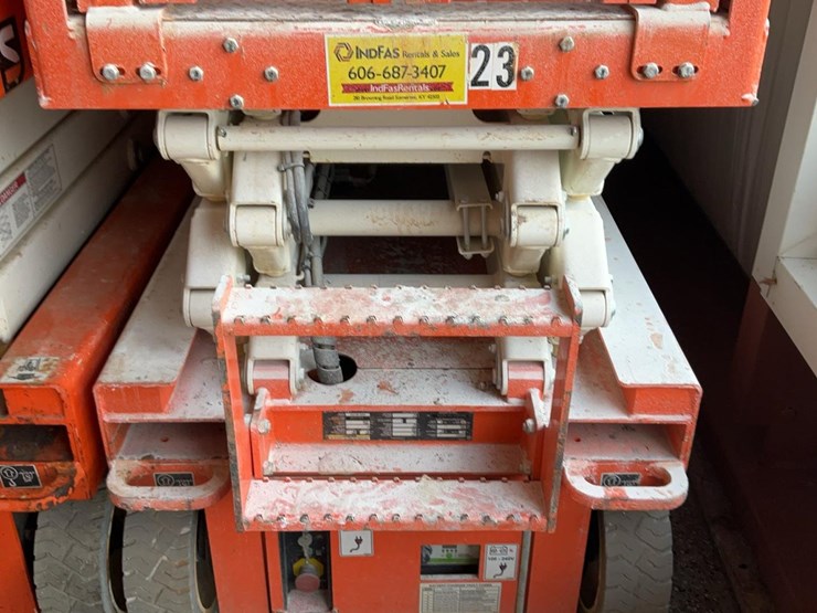#428-•-2021-snorkel-19'-scissor-lift-image-2