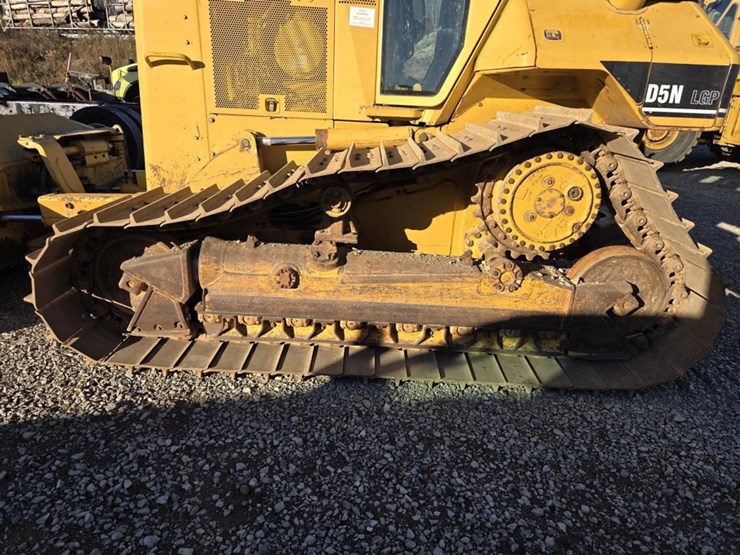 2007-caterpillar-d5n-lgp-image-57