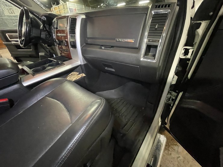 2012-dodge-3500-image-47