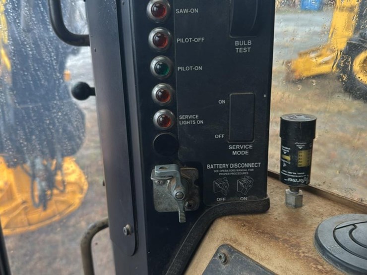 2010-tigercat-lx822c-image-49