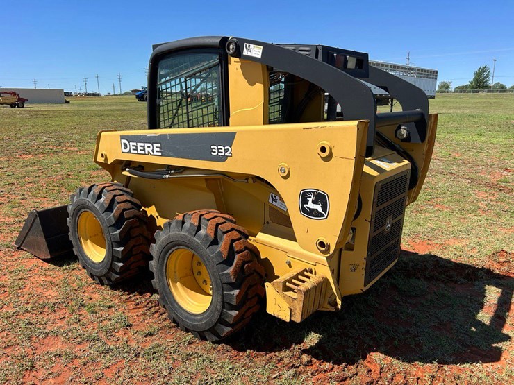 2008-deere-332-image-25