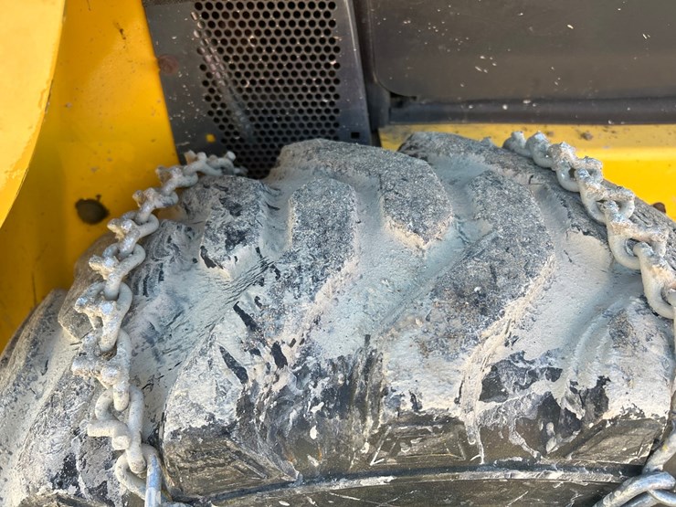 new-holland-l216-image-63