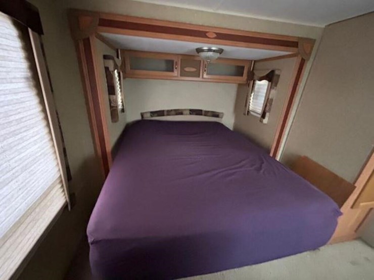 2010-gulf-stream-innsbruck-supreme-lodge-40tbs-t/a-image-68