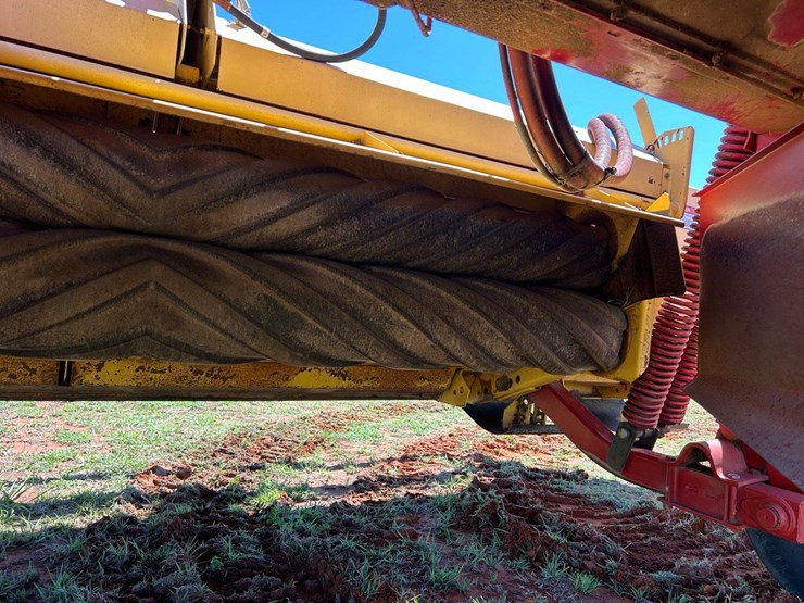 new-holland-1475-image-4