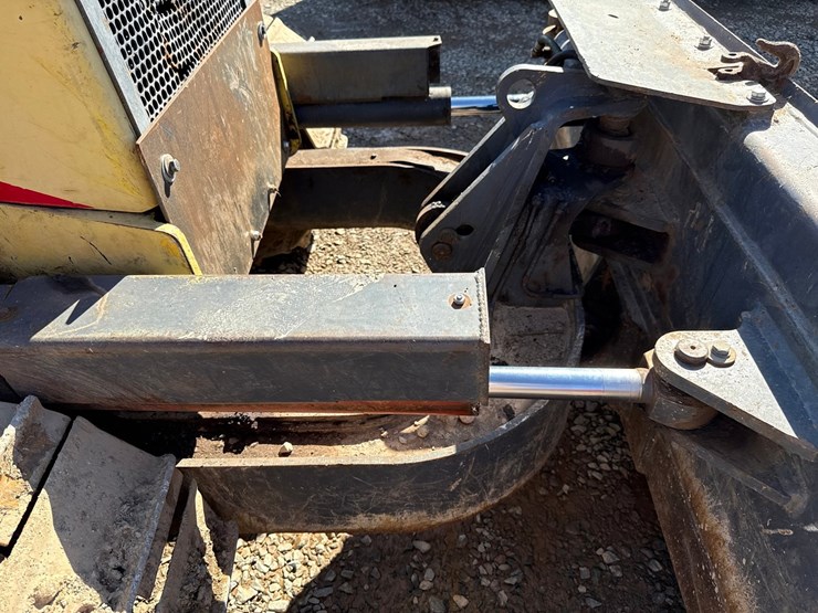 new-holland-dc80-image-12