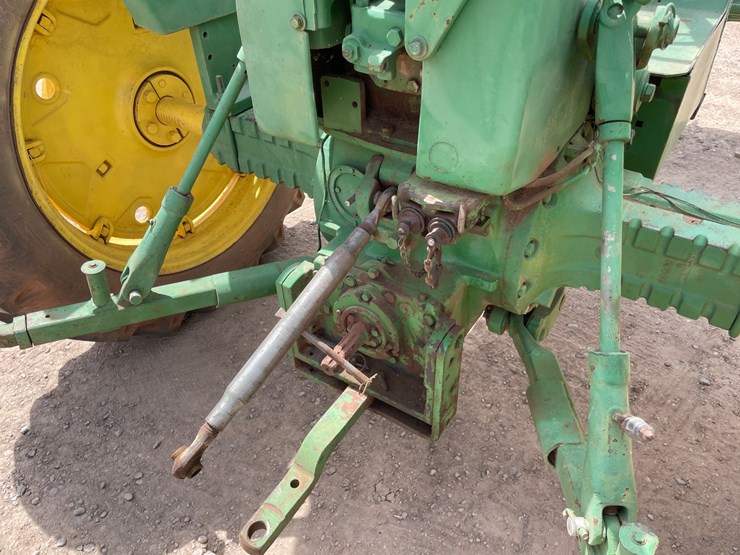 john-deere-3010-image-24