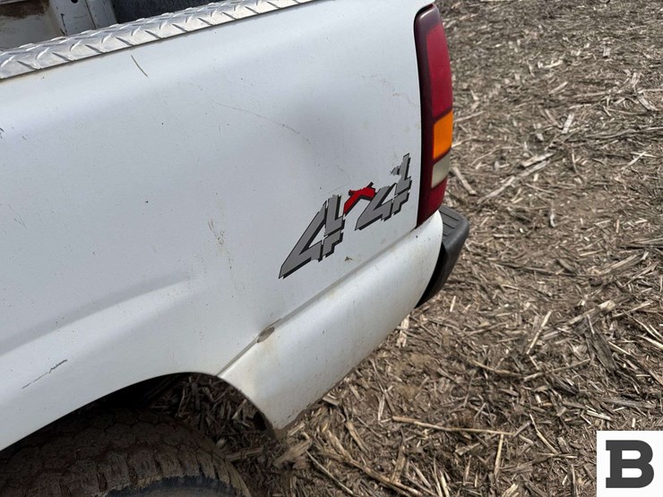 2002-chevrolet-silverado-1500-image-15