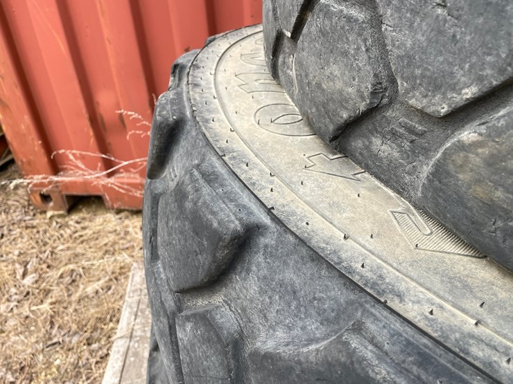#7541-•-set-of-(4)-firestone-brand-telehandler-tires-on-rims-image-10