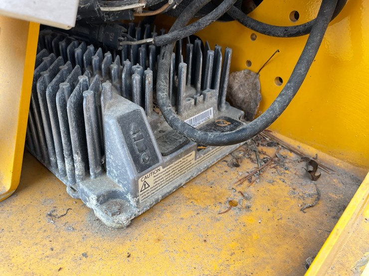 #7512-•-(m-1)-2021-haulotte-3522a-electric-towable-man-lift-image-55