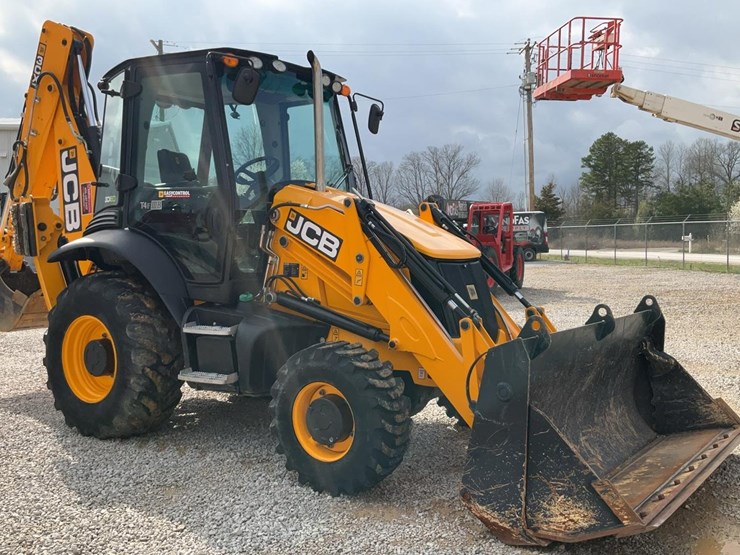 2023-jcb-3cx-image-8