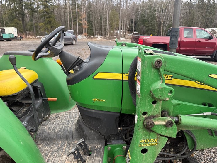 john-deere-4120-image-32
