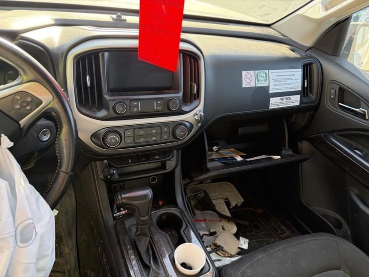 2019-gmc-canyon-sle-image-15