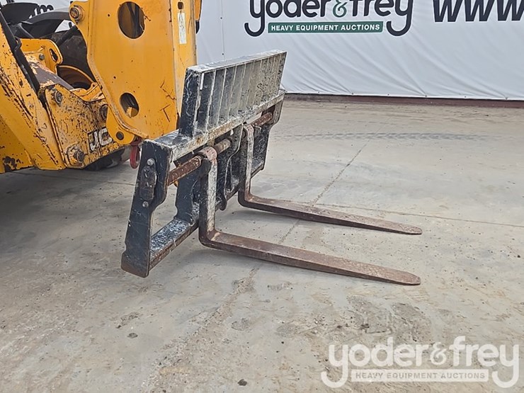 2017-jcb-510-56-image-20