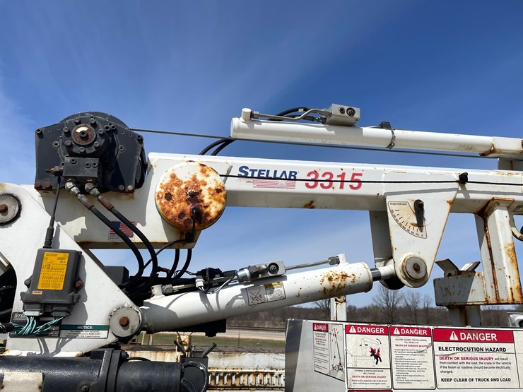 2011-ford-f550-image-85