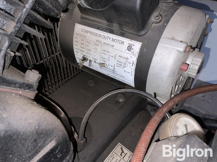 sanborn-30-gal-air-compressor-w/accessories-image-10