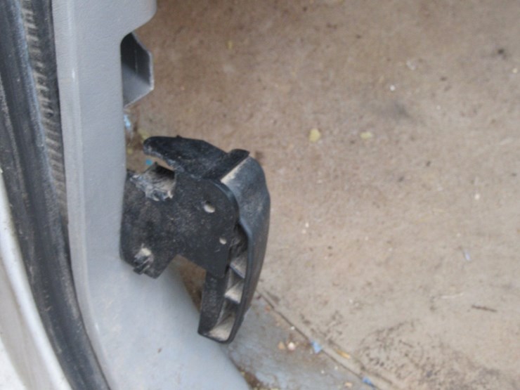 1997-chevrolet-3500-image-32