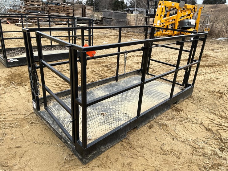 #7533-•-8'-work-platform-with-fork-pockets-image-3