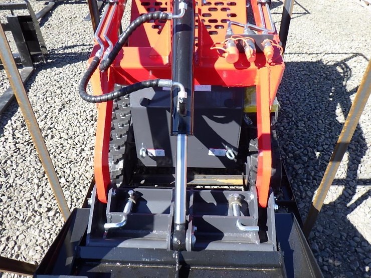 2026-agt-ysrt14-skid-steer-tracked-loader-image-6