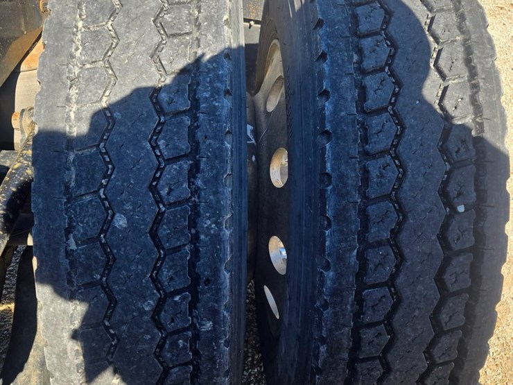 2005-peterbilt-379-image-87