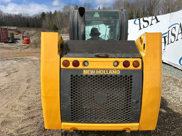 new-holland-l216-image-4