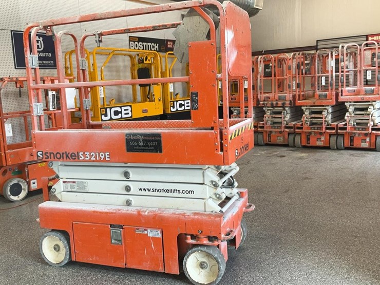 #412-•-2019-snorkel-19'-scissor-lift-image-13
