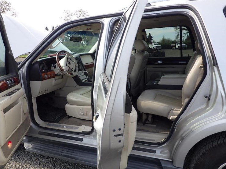 2003-lincoln-navigator-image-21