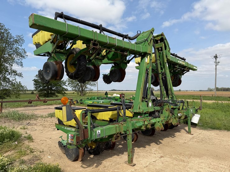 john-deere-1720-image-2