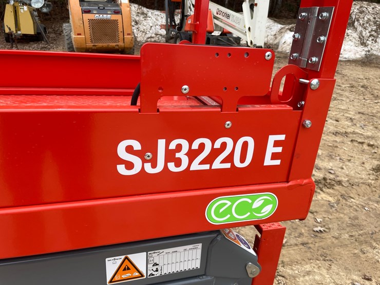 #7514a-•-2025-skyjack-sj3220e-electric-scissor-lift-image-10