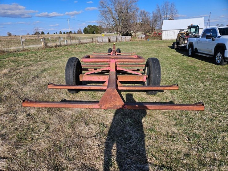 #572-•-11-place-bale-trailer-image-4